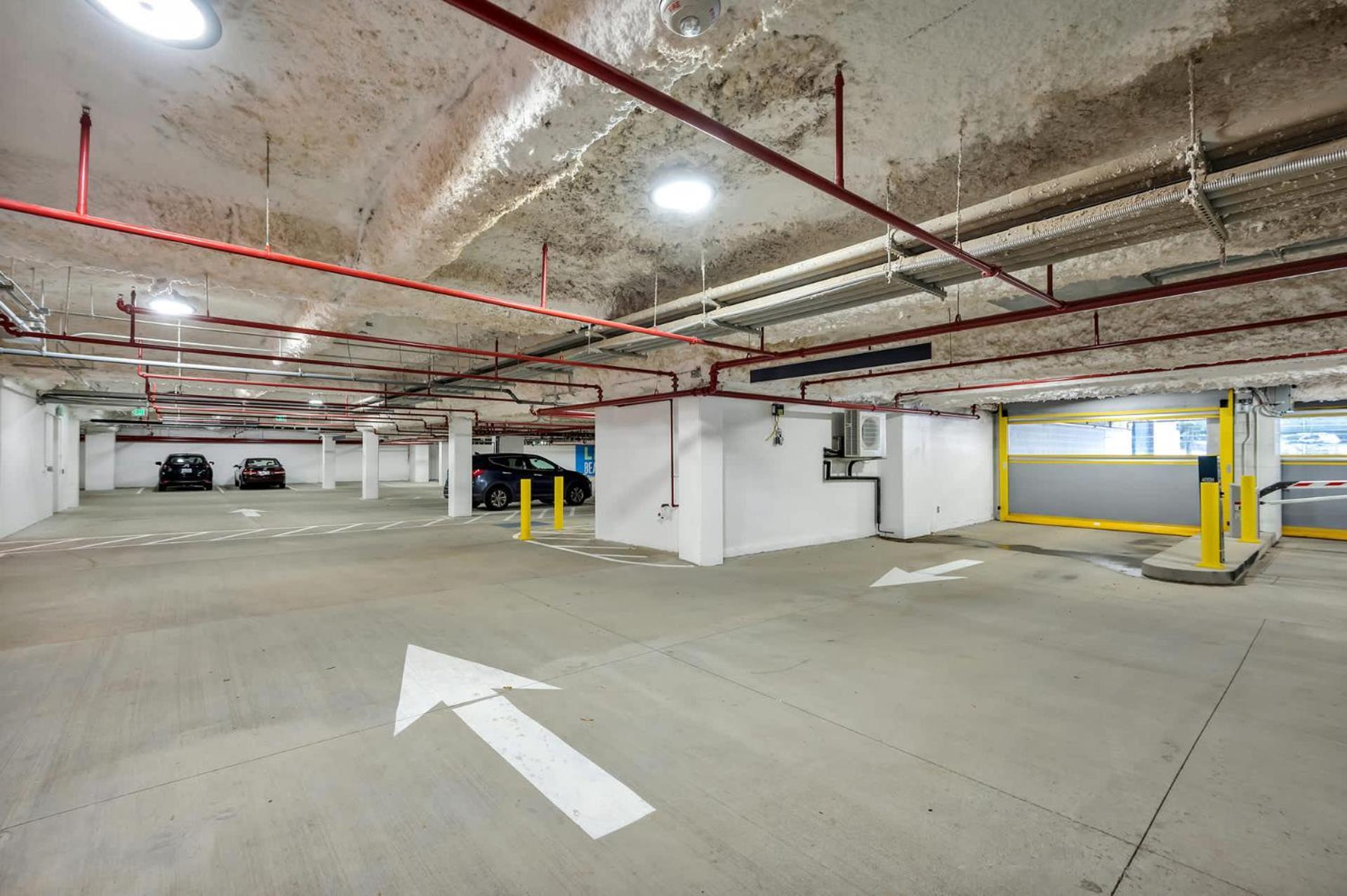 High-Rise Apt Raleigh Free Parking & Sunset View 1 Bagian luar foto