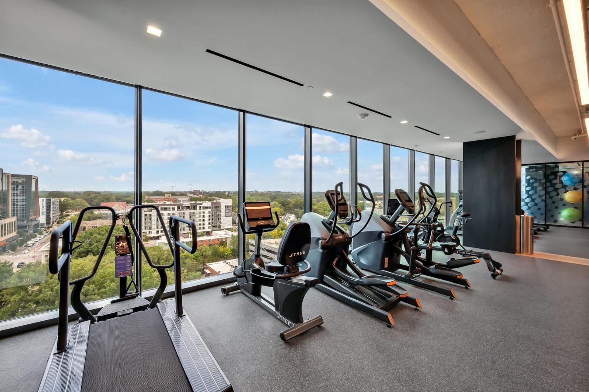 High-Rise Apt Raleigh Free Parking & Sunset View 1 Bagian luar foto
