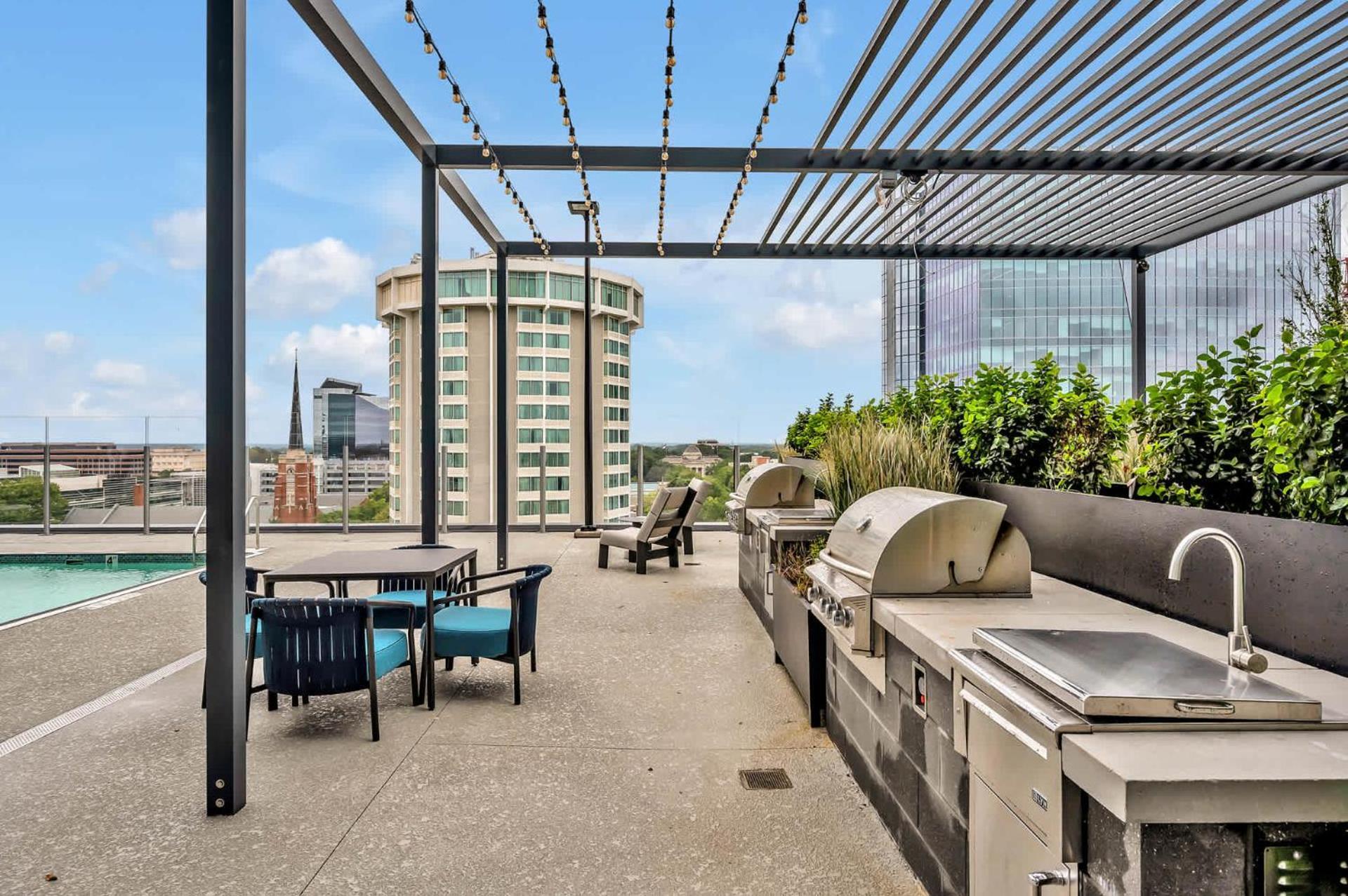 High-Rise Apt Raleigh Free Parking & Sunset View 1 Bagian luar foto