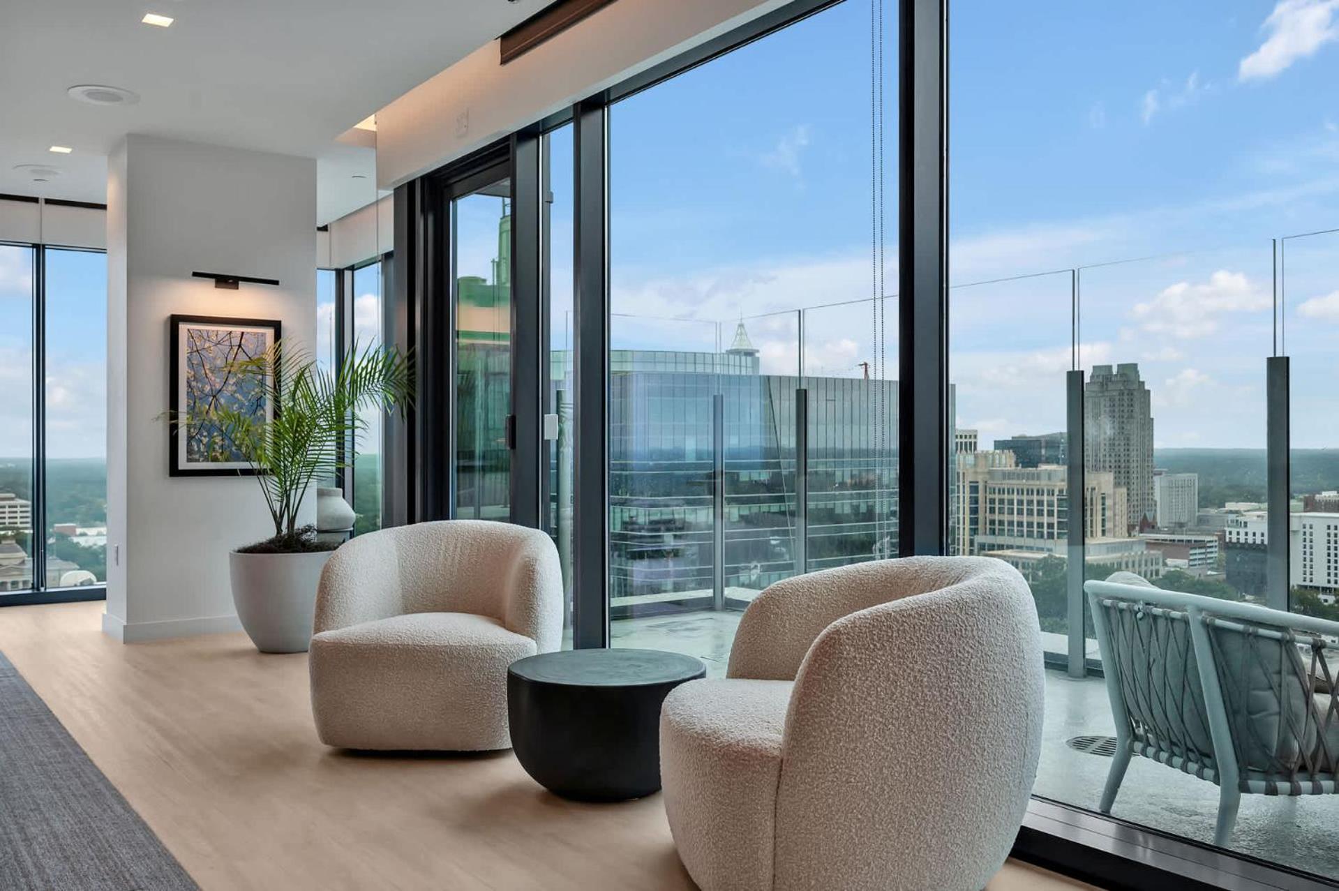 High-Rise Apt Raleigh Free Parking & Sunset View 1 Bagian luar foto