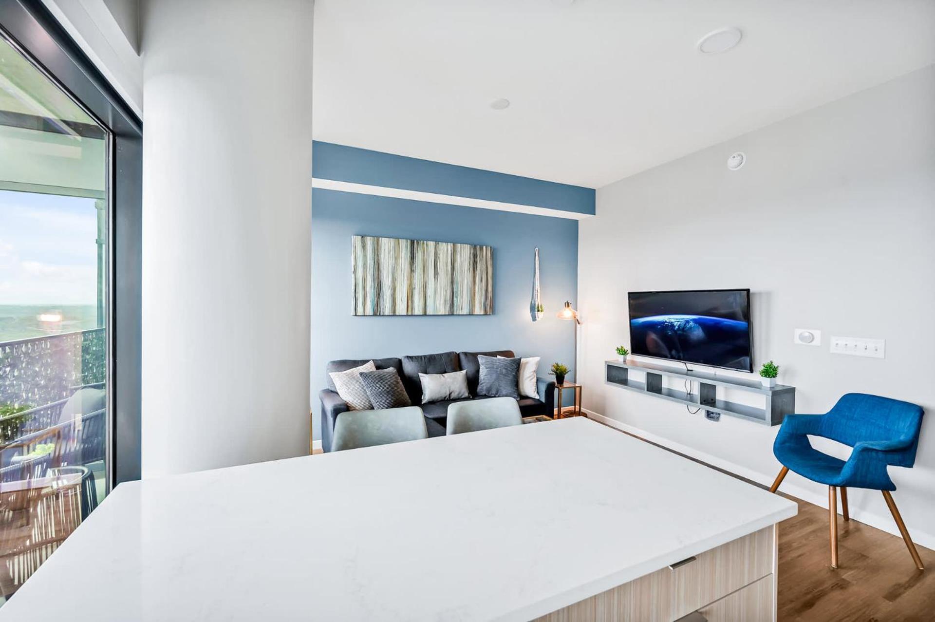 High-Rise Apt Raleigh Free Parking & Sunset View 1 Bagian luar foto