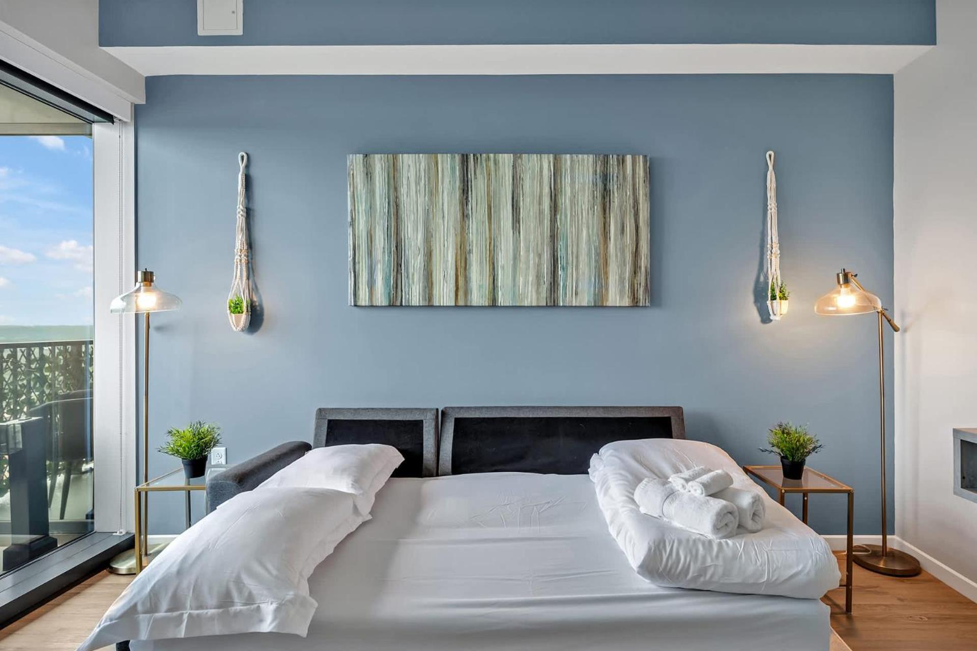 High-Rise Apt Raleigh Free Parking & Sunset View 1 Bagian luar foto