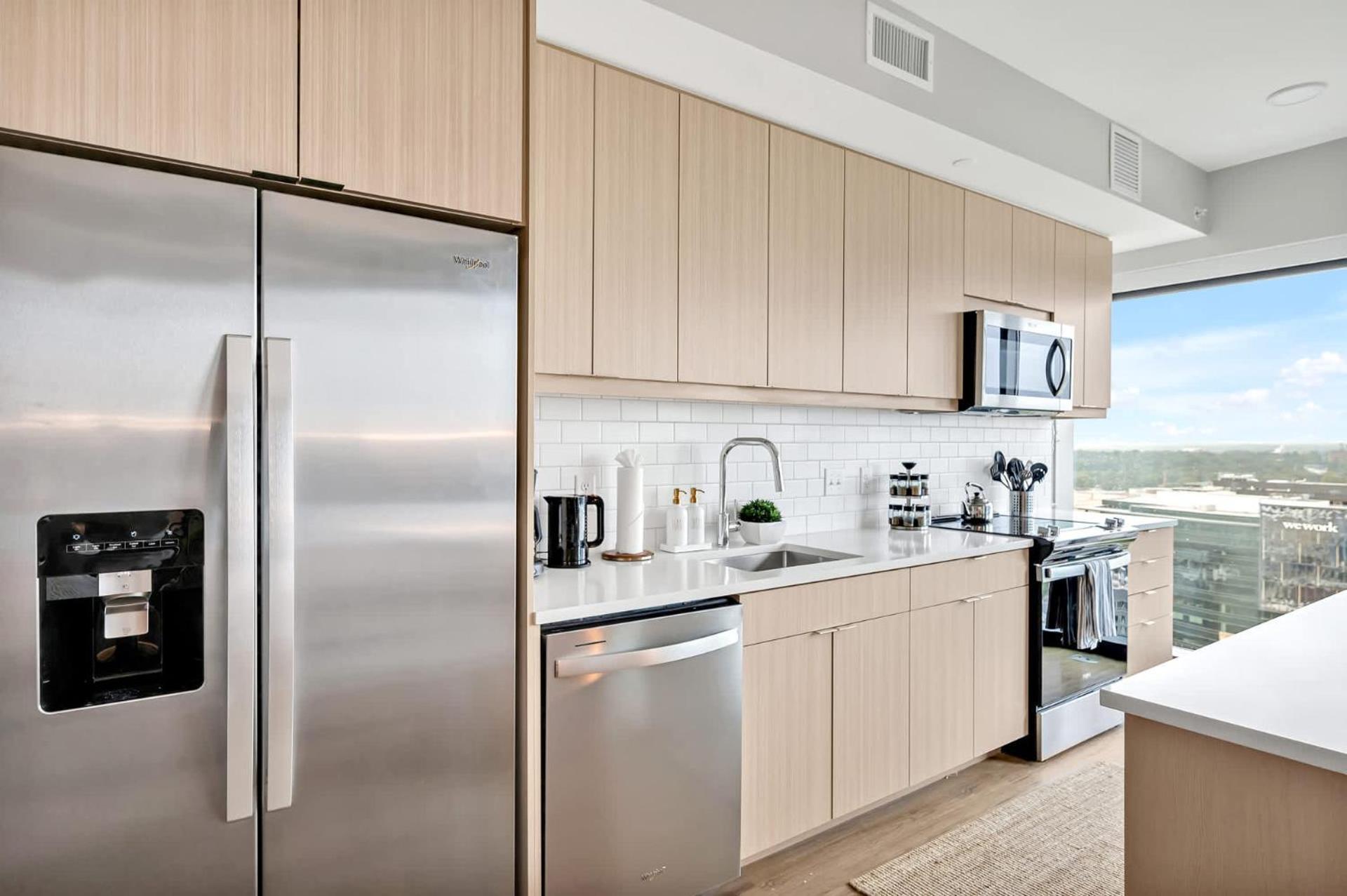 High-Rise Apt Raleigh Free Parking & Sunset View 1 Bagian luar foto