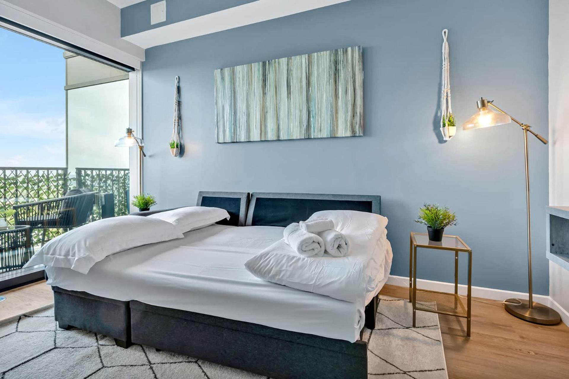 High-Rise Apt Raleigh Free Parking & Sunset View 1 Bagian luar foto